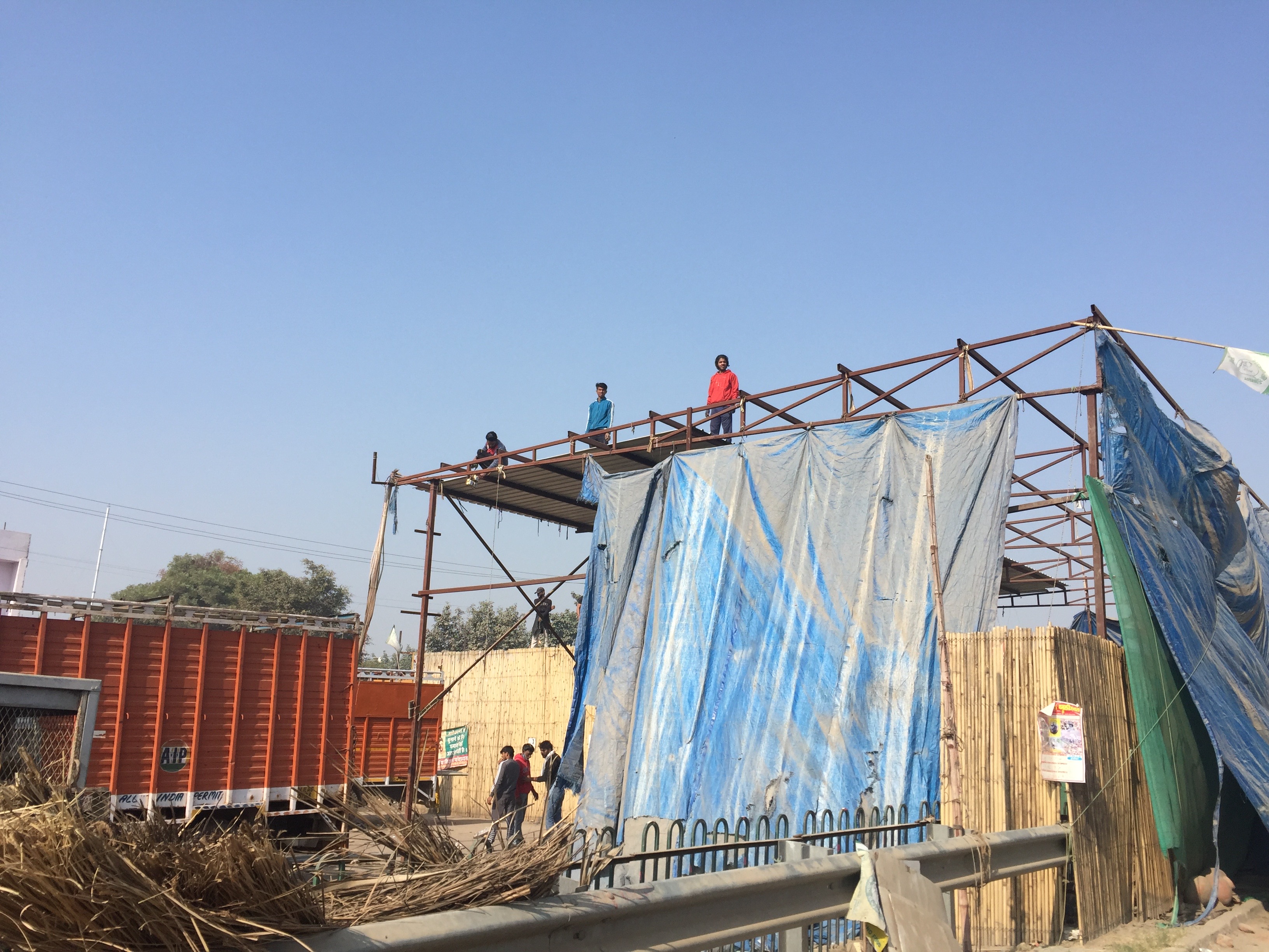 The big stage at Singhu being dismantled, December 11, 2021. Photo: Vandana K The big stage at Singhu being dismantled, December 11, 2021. Photo: Vandana K