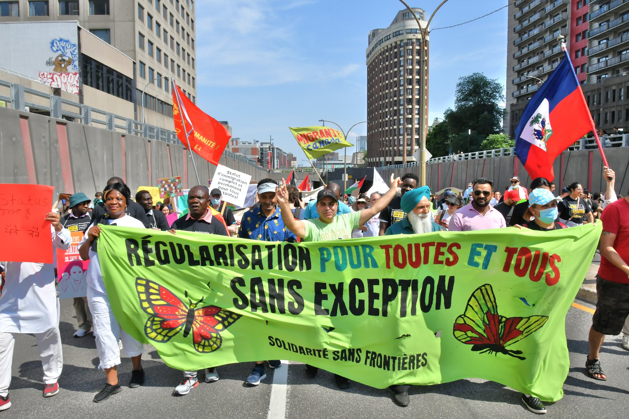 March for Status for All / Marche pour un statut pour tou.te.s. Photo by André Querry