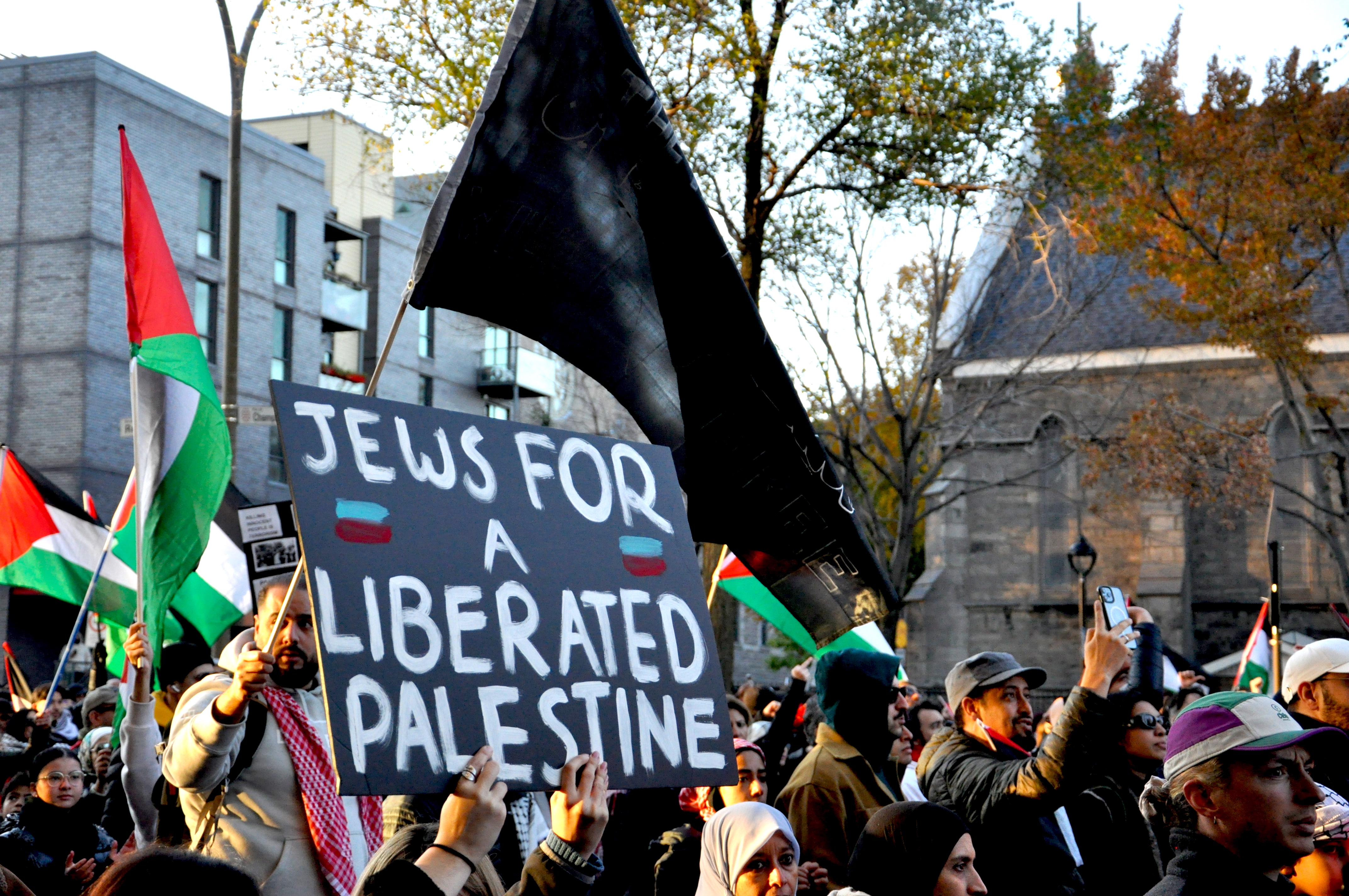 March in solidarity with the Palestinian people in Montreal on November 4, 2023. Photo: Jahanzeb Hussain.