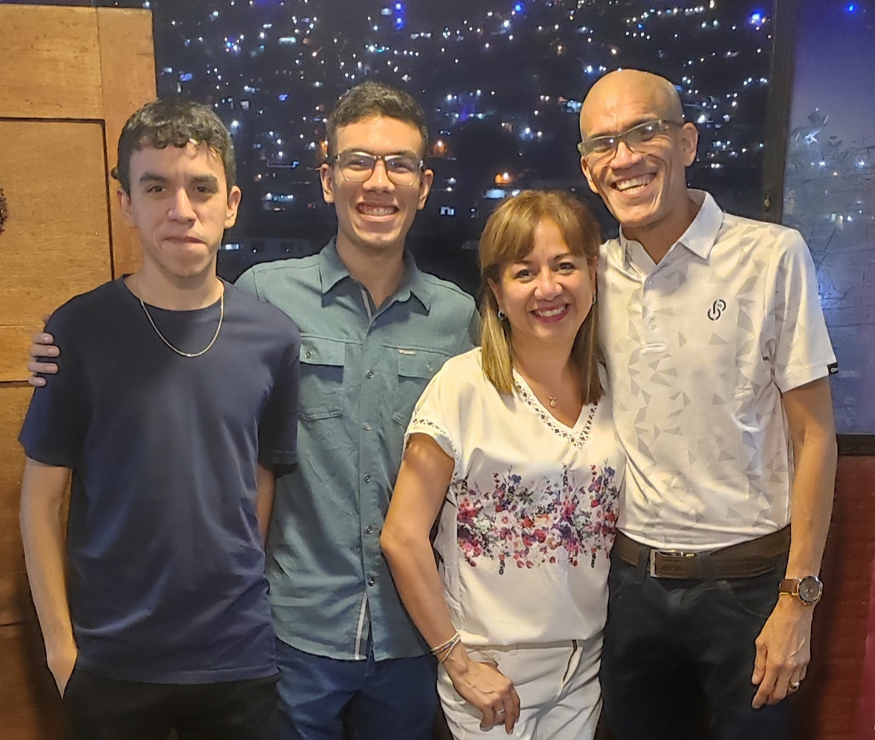 Photo of Fabiola Gomez and family.