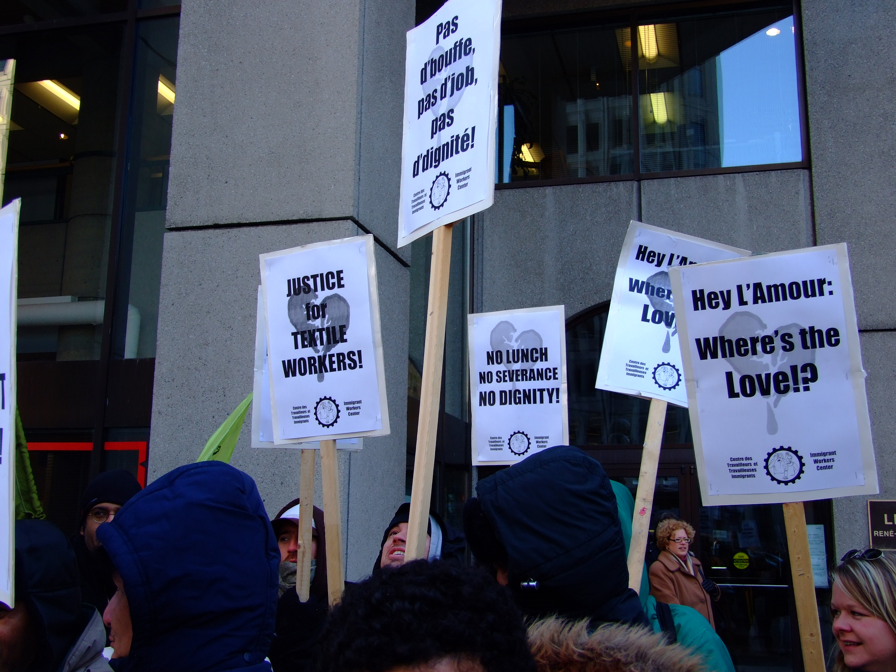 Photo: Tatiana Gomez, immigrant workers picket Lamour Inc. in support of dismissed textile workers in Quebec